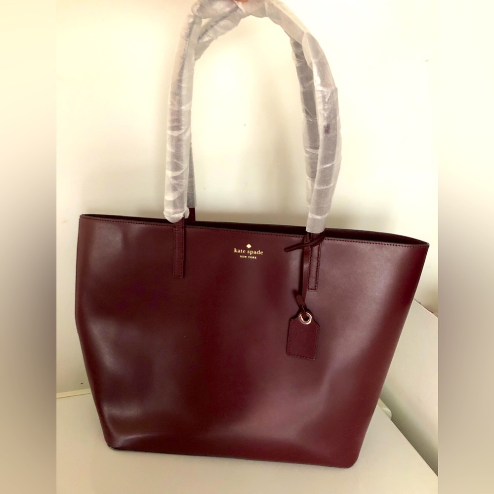 Kate Spade Leather tote in Burgundy (Like New)